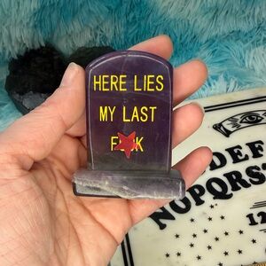 FLUORITE CRYSTAL TOMBSTONE CARVING HERE LIES MY LAST F